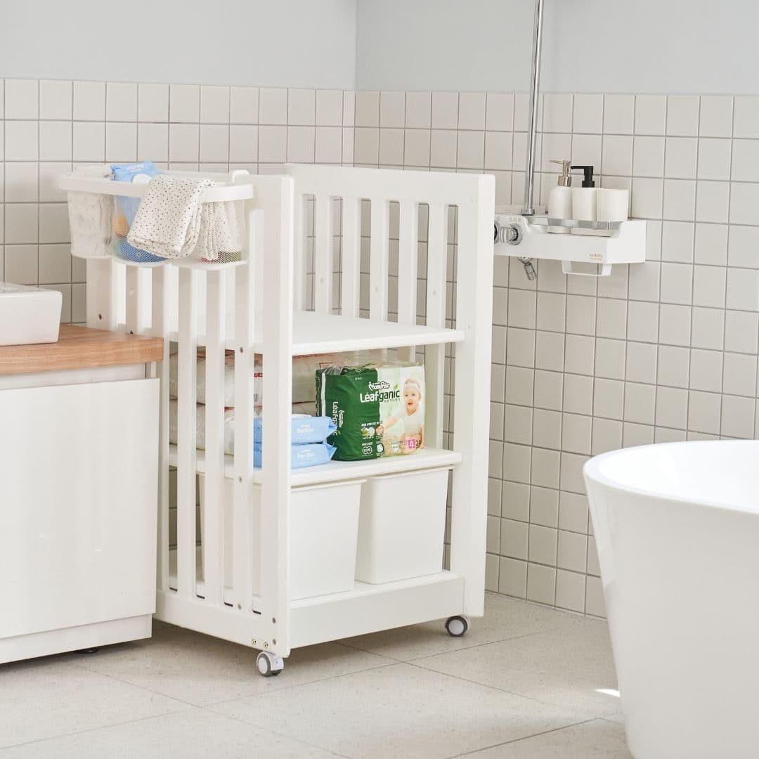Made of waterproof material that can be placed in bathroom to store diapers and towels conveniently